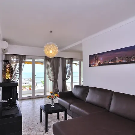 Le Sorrento Apartment